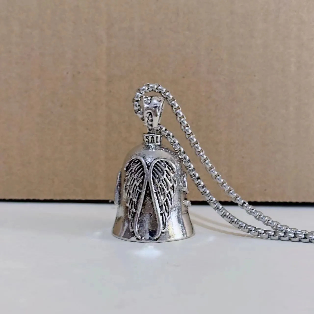 Vintage white angel wings feather design necklace and keychain jewellery set