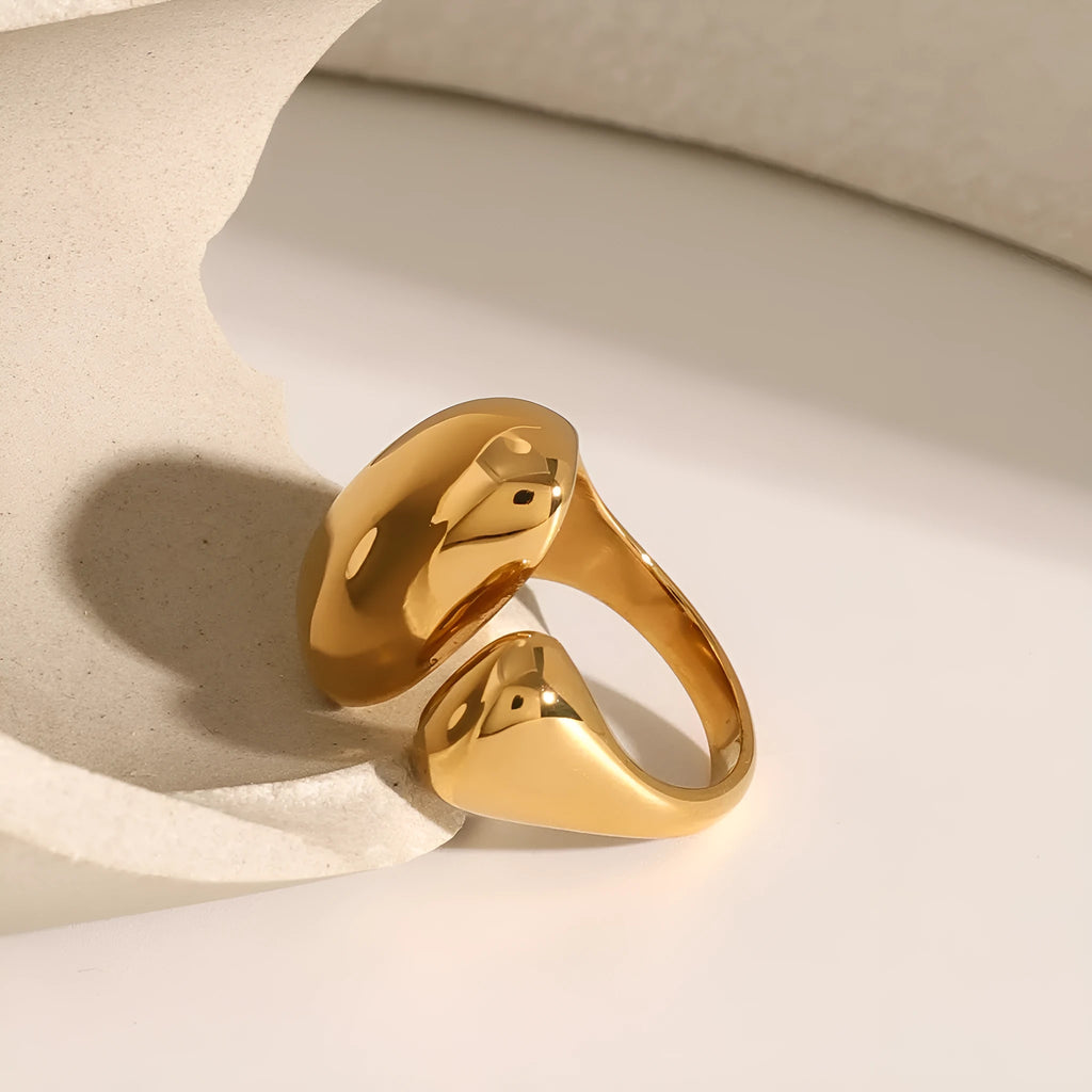 Women's stainless steel open ring with exaggerated geometric shape in electroplated colour
