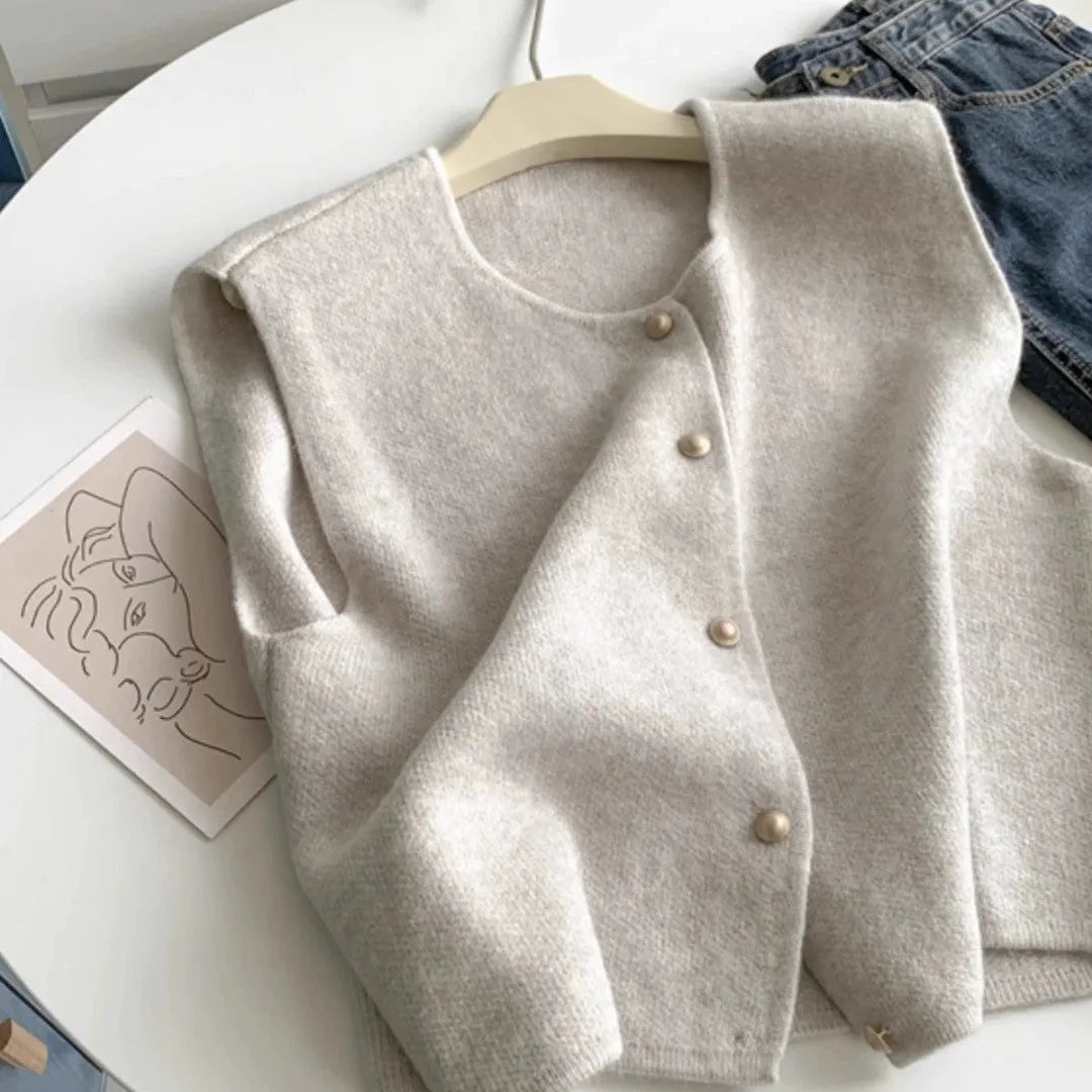 Women's polyester pullover jumper with half sleeves in six colour options