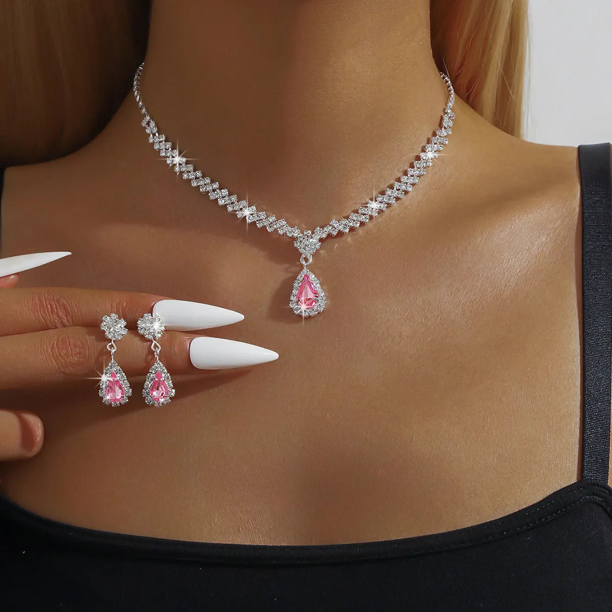 Claw chain necklace and earrings set with drop-shaped rhinestones in choice of five colours