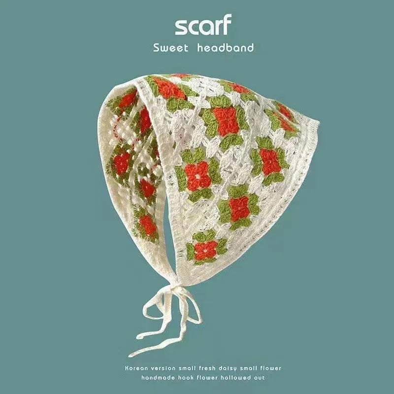 Women's cotton triangular headscarf with floral pattern in French retro style for autumn winter wear