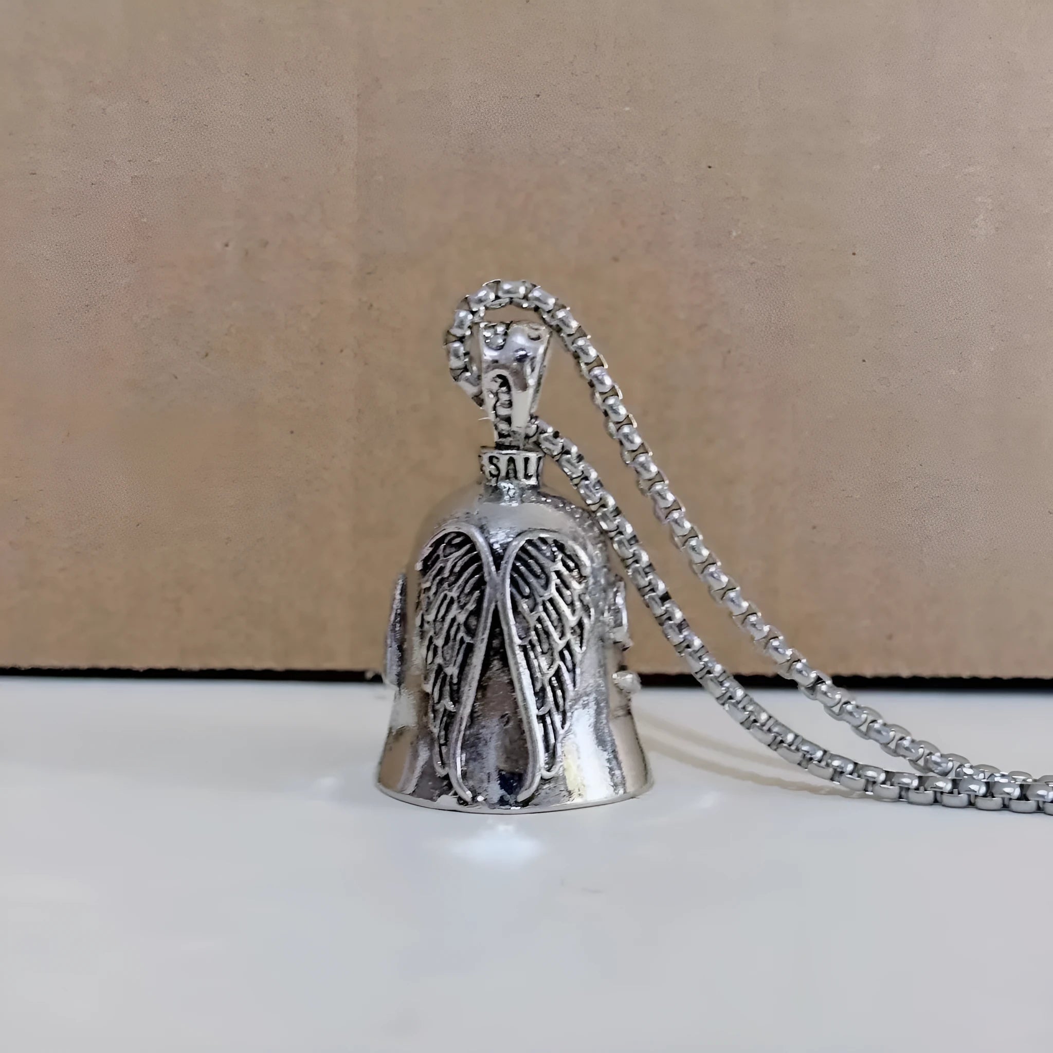 Vintage white angel wings feather design necklace and keychain jewellery set