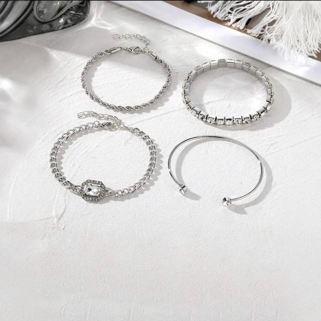 Women's retro geometric alloy jewellery 4-piece set with square diamond designs and chain detailing in gold or silver colour