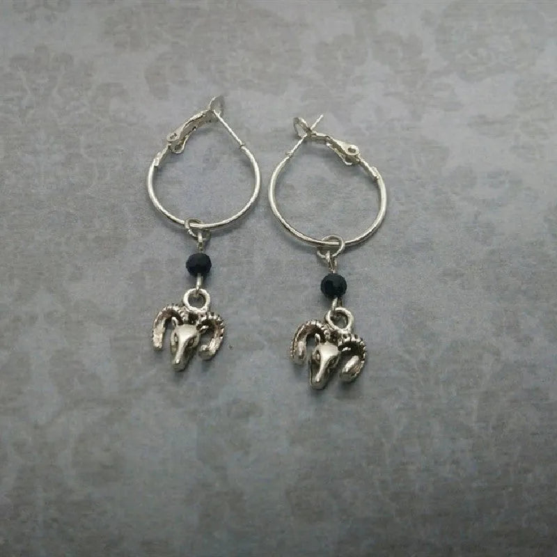 Silver alloy women's earrings with Yunnan Tibetan antelope round ring design