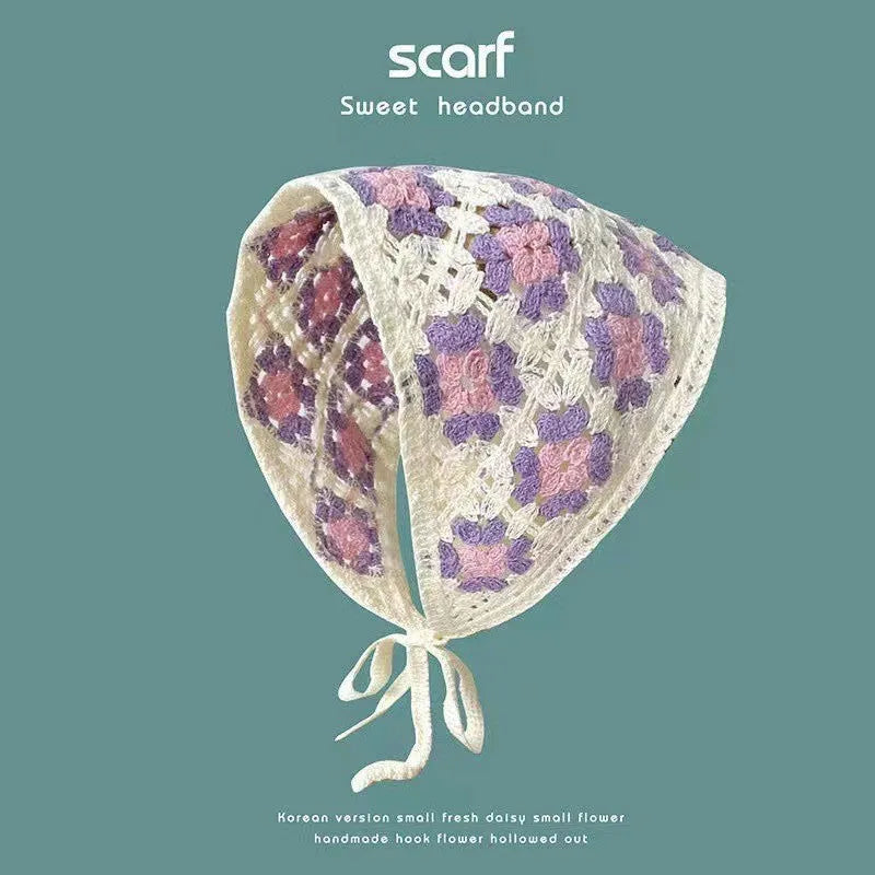 Women's cotton triangular headscarf with floral pattern in French retro style for autumn winter wear