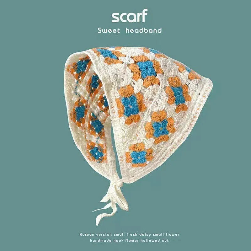 Women's cotton triangular headscarf with floral pattern in French retro style for autumn winter wear