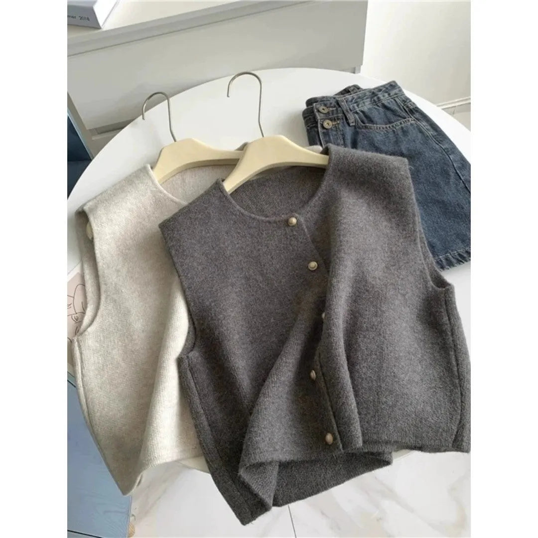 Women's polyester pullover jumper with half sleeves in six colour options