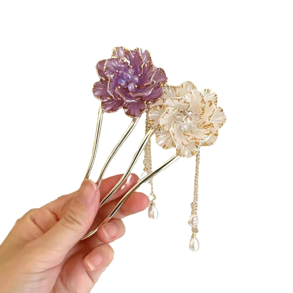 Purple and white peony flower U-shaped hairpin with tassel detail on alloy metal
