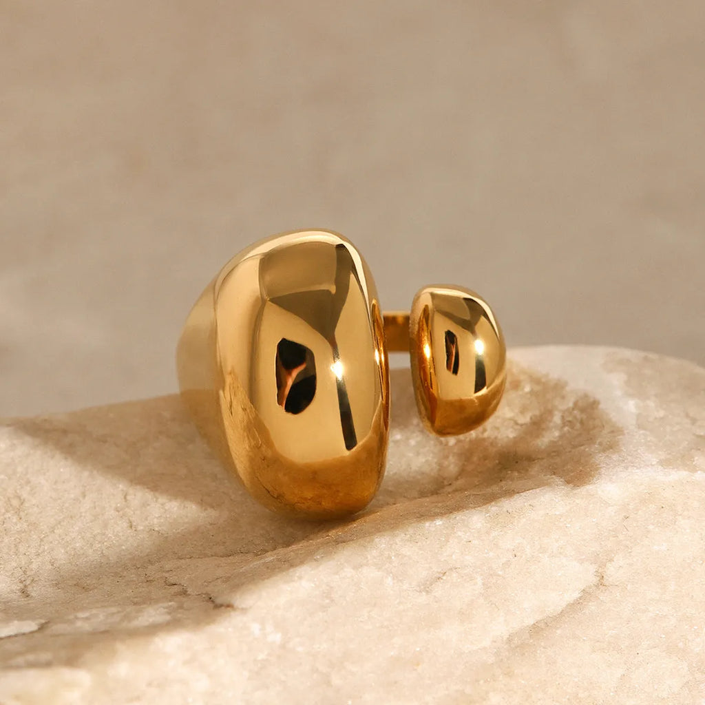 Women's stainless steel open ring with exaggerated geometric shape in electroplated colour