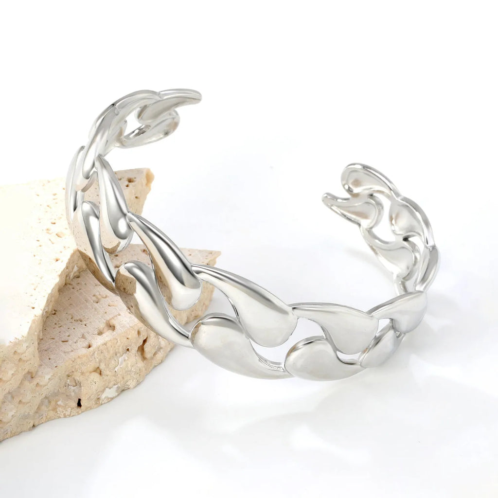 Stainless steel bracelet with European styling in metallic finish