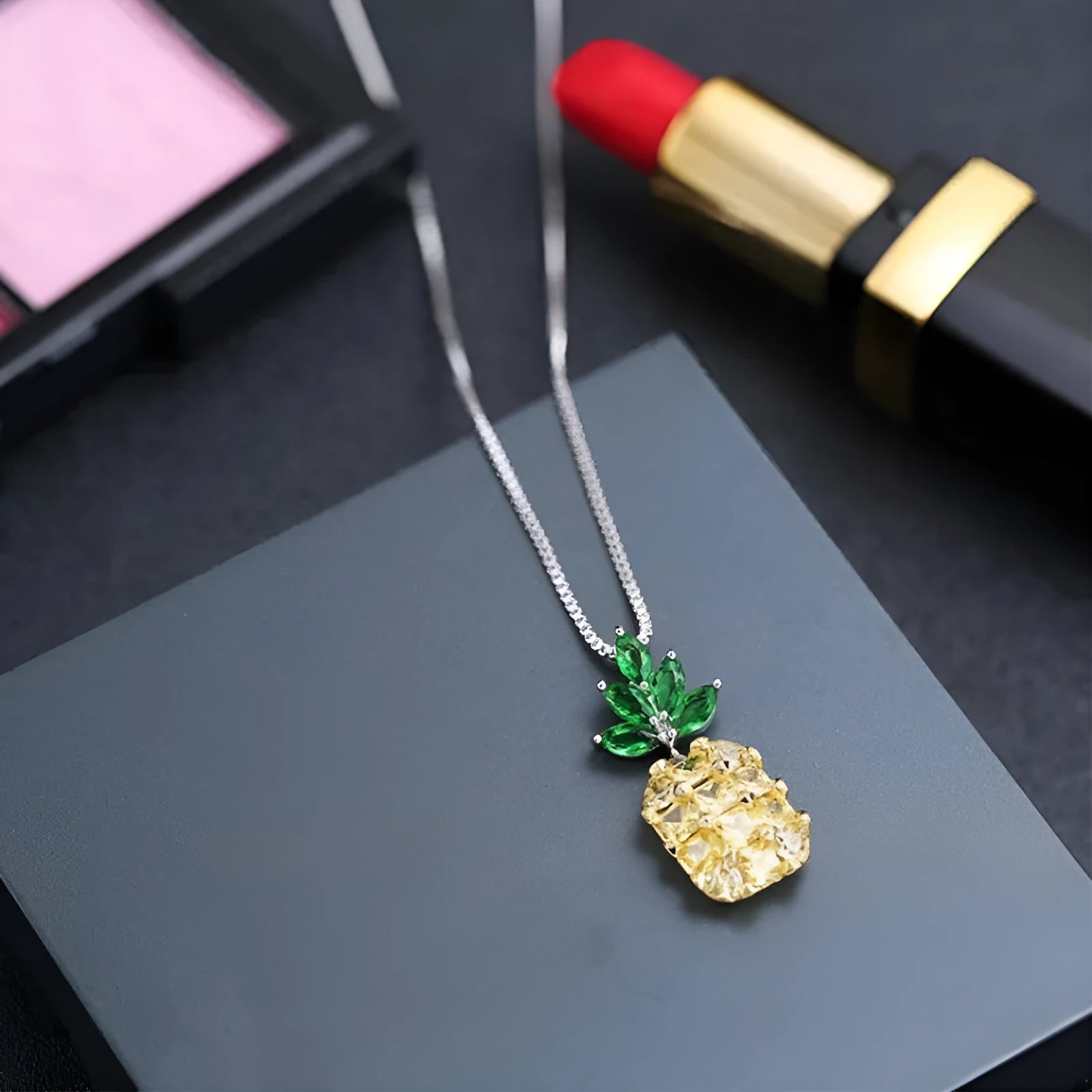 Korean fashion geometric necklace with pineapple diamond pattern in silver and copper white gold plating