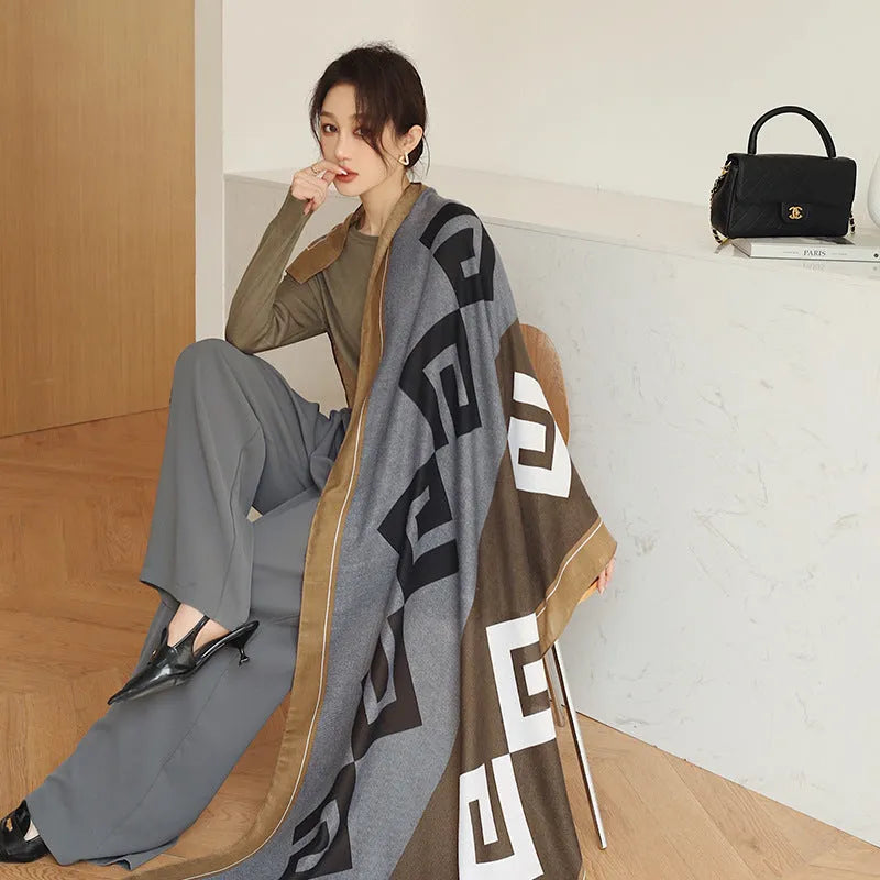 Polyester women's vintage print scarf measuring 180 cm by 90 cm, shown in one of three style options.