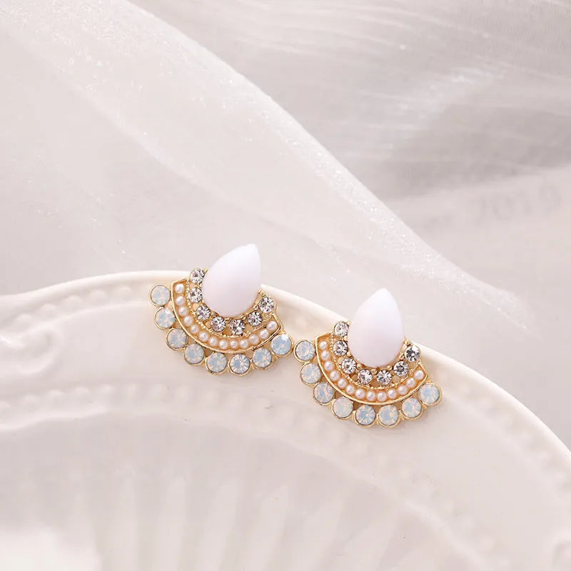 Women's retro geometric fan-shaped earrings with rhinestones on electroplated silver surface
