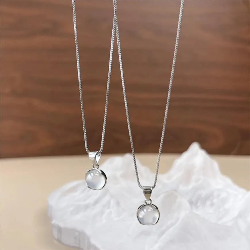Korean-style oval pendant necklace with eight-point star artificial crystal on adjustable chain