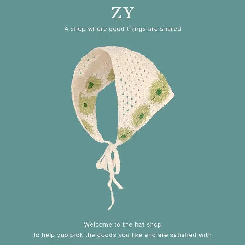 Women's cotton triangular headscarf with floral pattern in French retro style for autumn winter wear