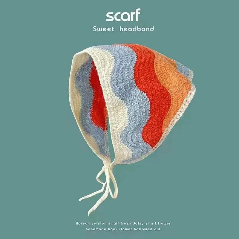 Women's cotton triangular headscarf with floral pattern in French retro style for autumn winter wear