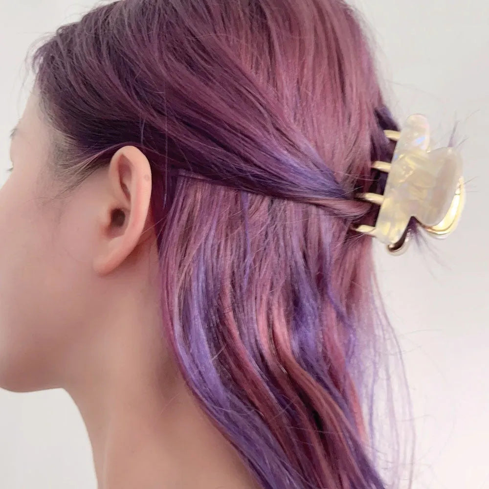 Set of four dopamine retro acetate hair barrettes in R08 colours with medium metal grip