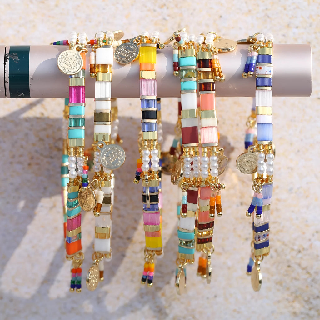 Women's handmade glass beaded bracelet with imitation pearls in pearl lifting colours
