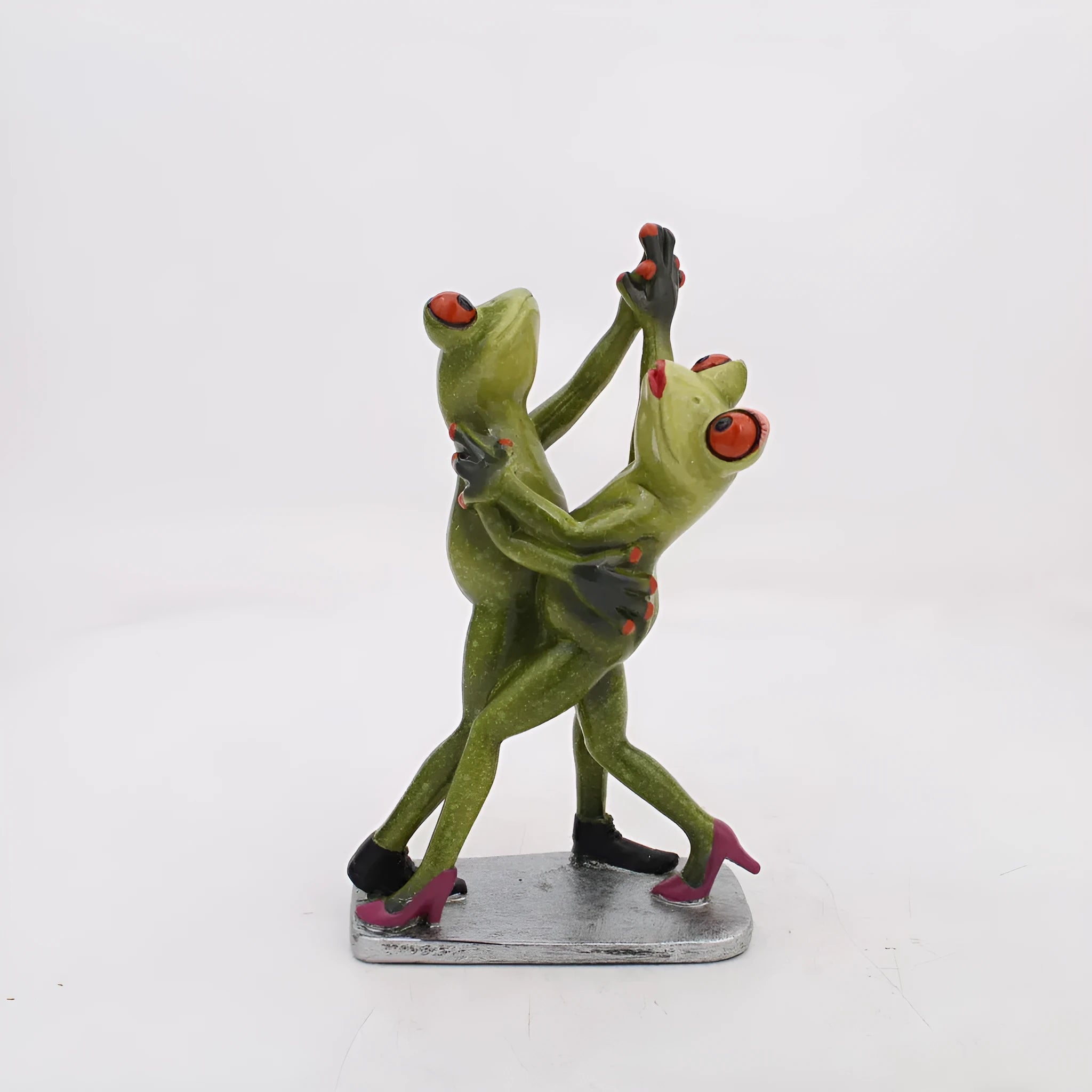 Pastoral style synthetic resin frog ornament for home decoration in living room or study