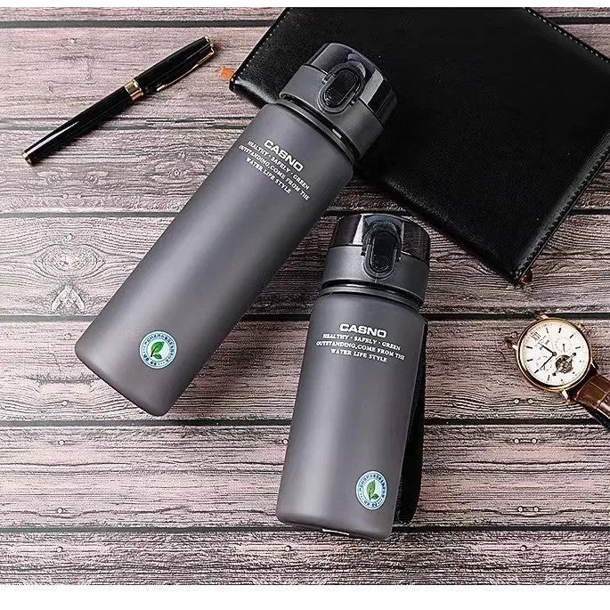 Cassino Student Cup portable sports cup with lanyard in Elegant Gray, 560ml