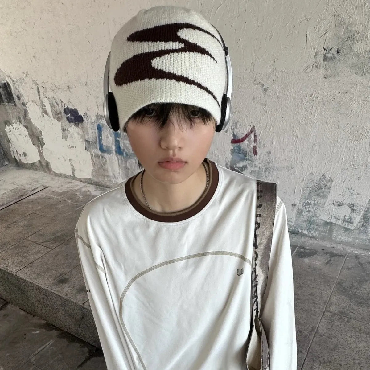 Acrylic thermal beanie hat in black, grey, or white colours for autumn and winter wear