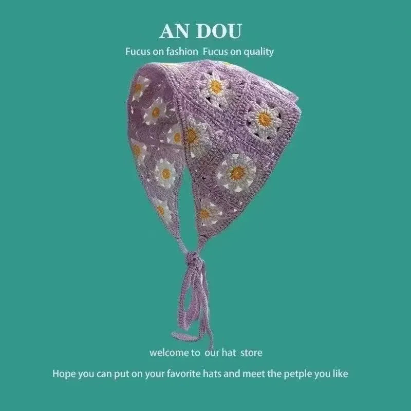 Women's cotton triangular headscarf with floral pattern in French retro style for autumn winter wear