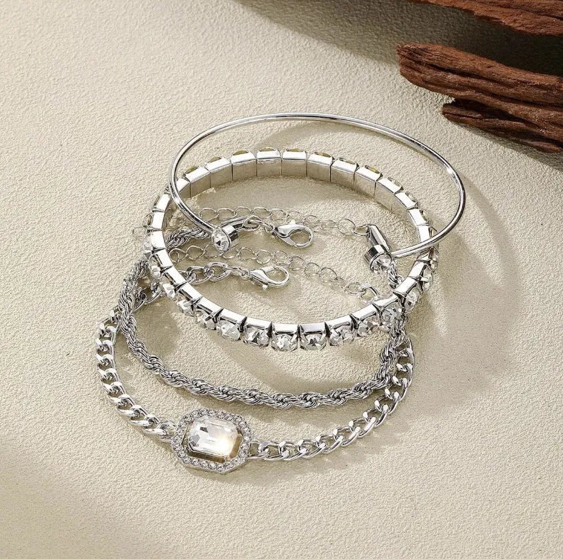Women's retro geometric alloy jewellery 4-piece set with square diamond designs and chain detailing in gold or silver colour