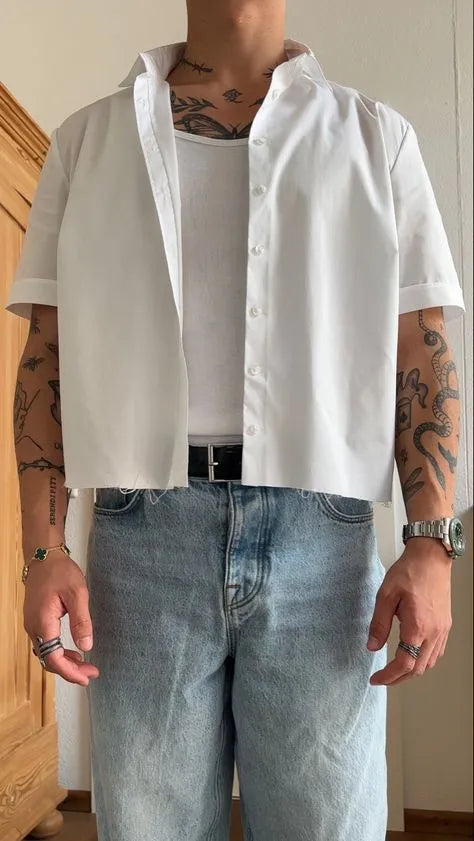 Men's white short sleeve polyester shirt with regular fit and cropped length design