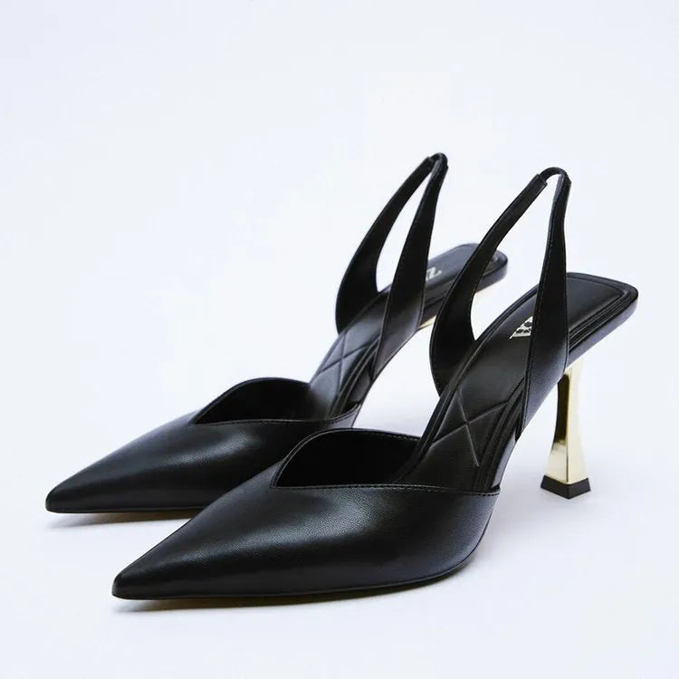 Women's nude pointed toe high heels in patent leather with shallow mouth design