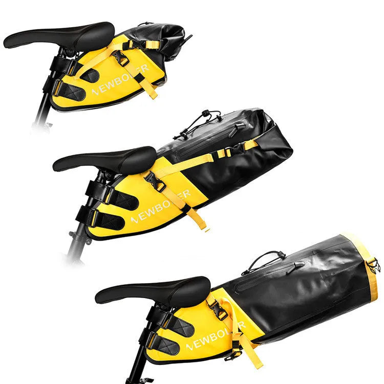 Waterproof PVC bicycle tail bag with 13 litre capacity in black colour