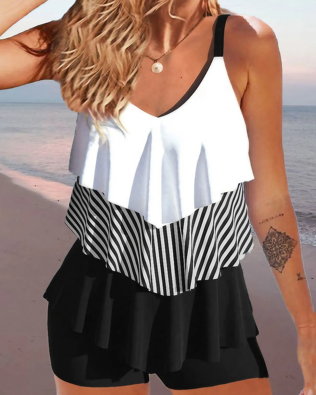 Women's backless spaghetti-strap ruffle bikini swimsuit in multiple colour patterns