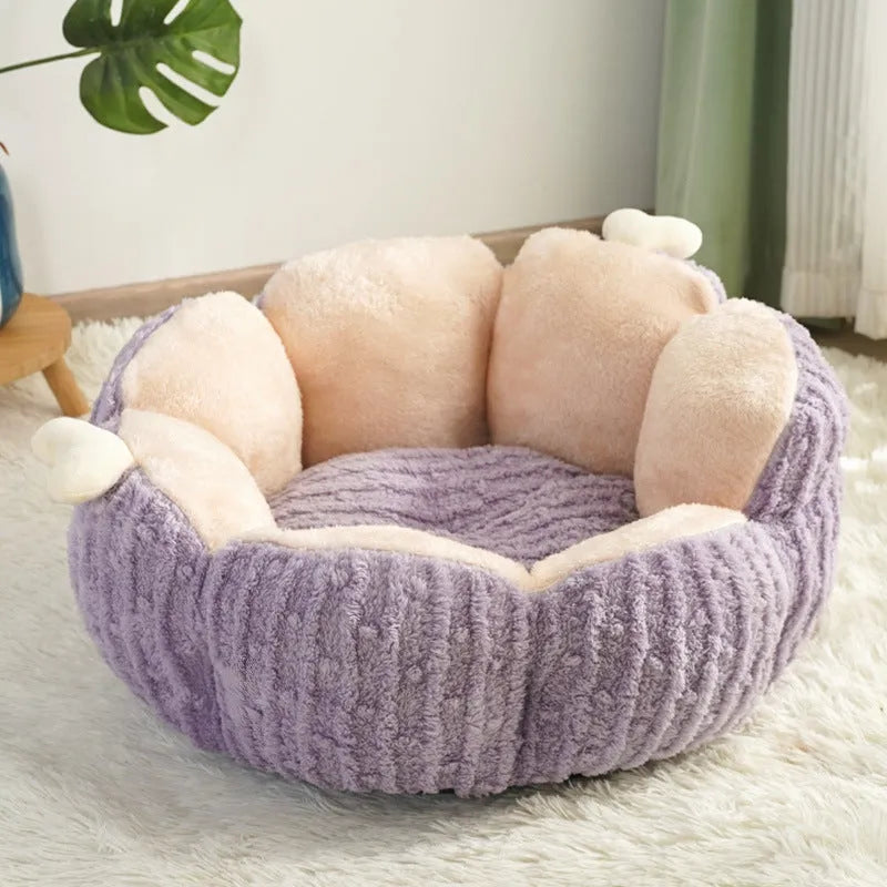 Green cactus pattern cat litter kennel showing soft plush fabric and enclosed design