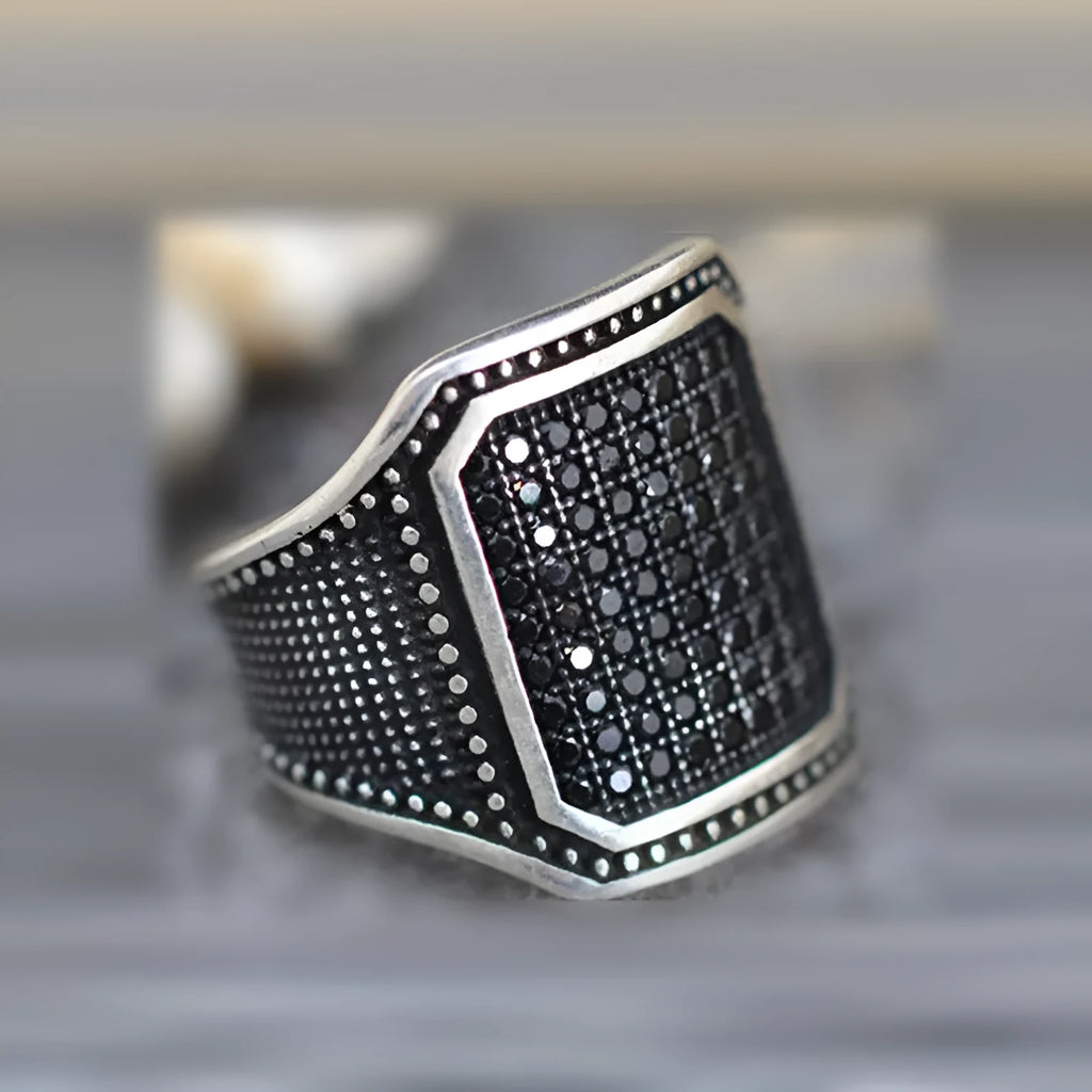 Black alloy ring with copper details and zircon stones in European American style