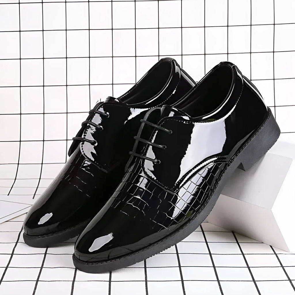 Men's British-style black artificial PU low top round toe shoes with metal elements