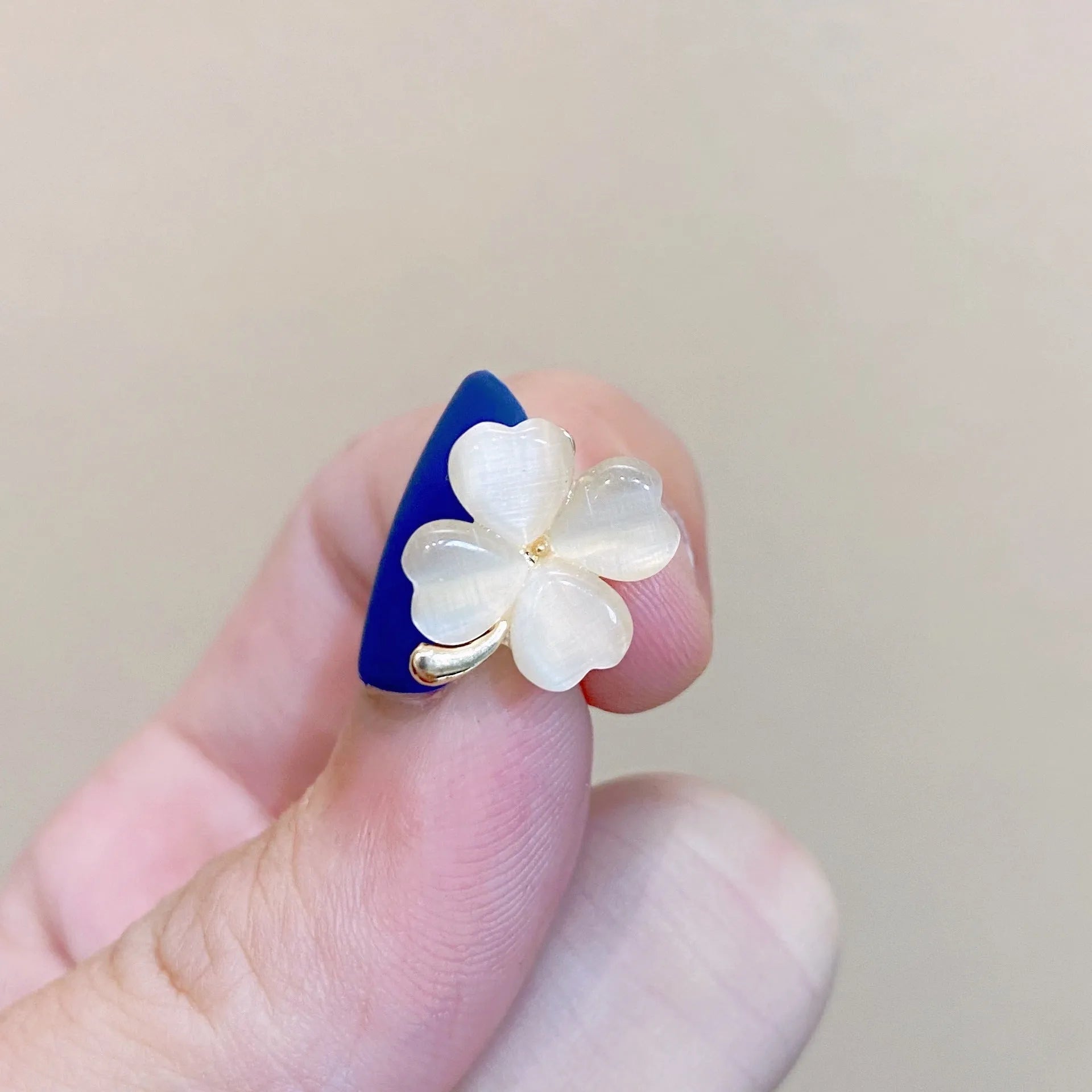 Japanese cute style fixed brooch for women in electroplated copper with geometry shape