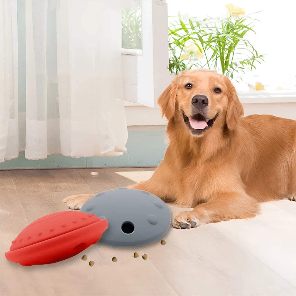 Pet drop-resistant silicone slow feeder frisbee in black, 120mm size, on white background