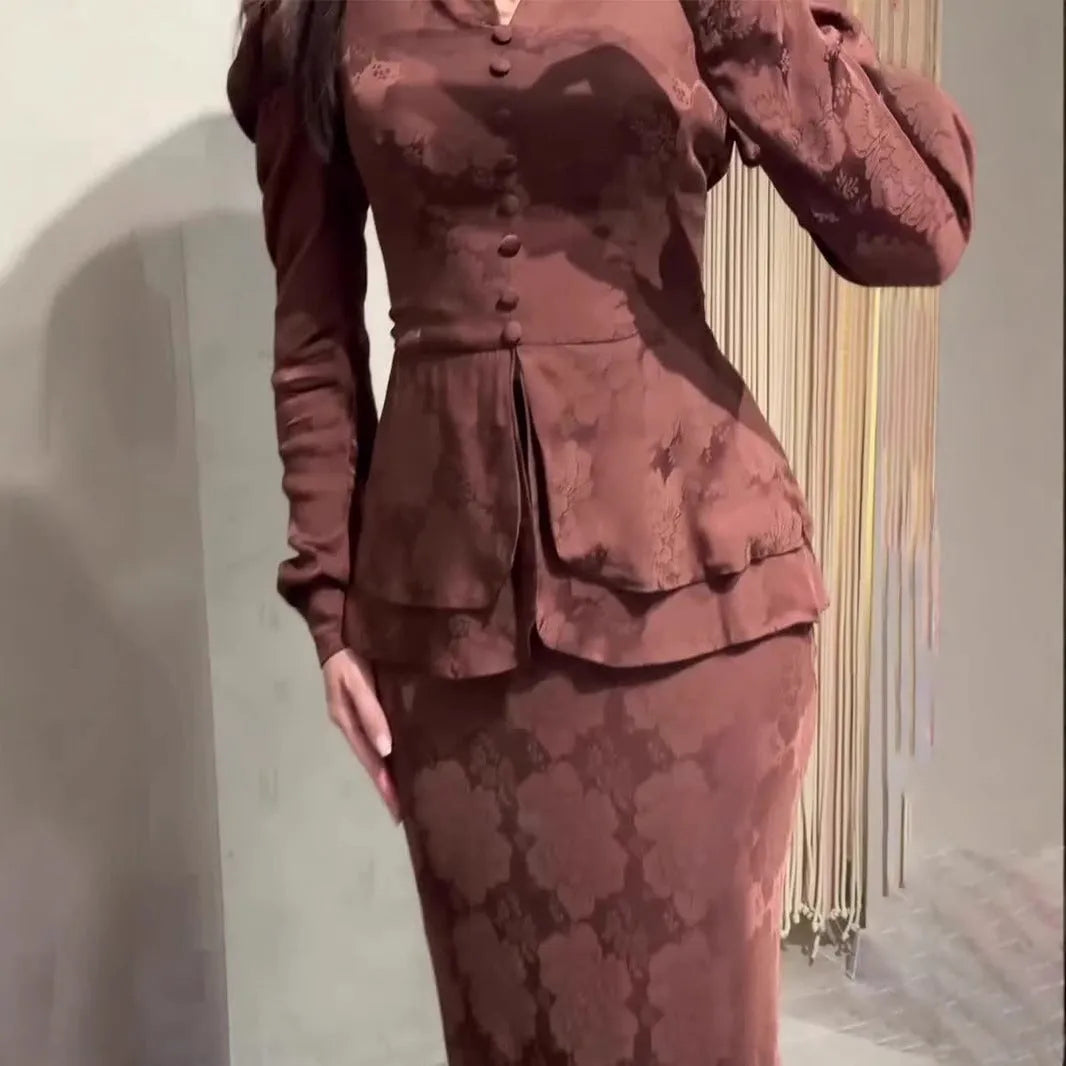 Dark brown floral pattern women's dress with long sleeves and fake two-piece retro design