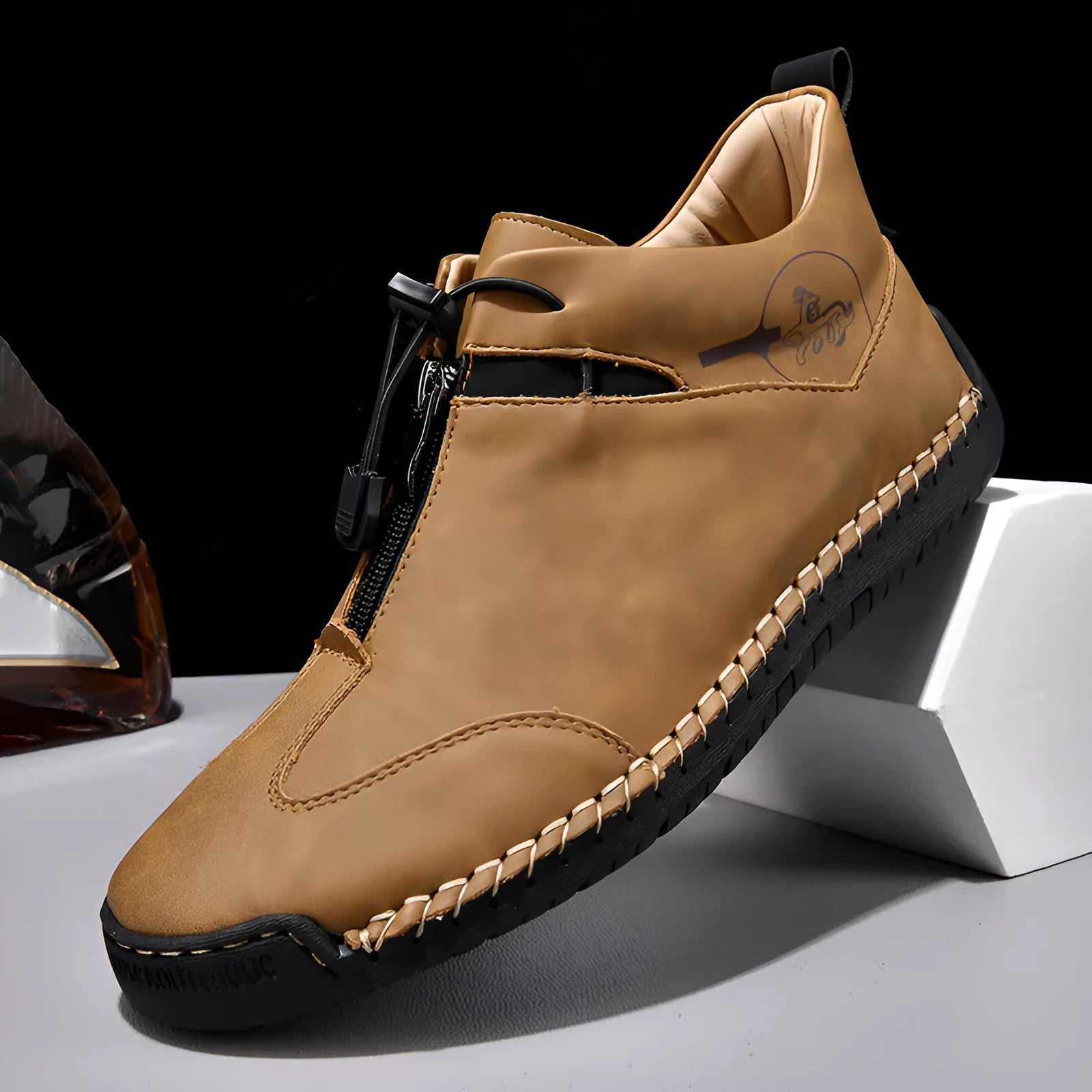 Men's black casual leather derby shoes with rubber sole and rounded toe.