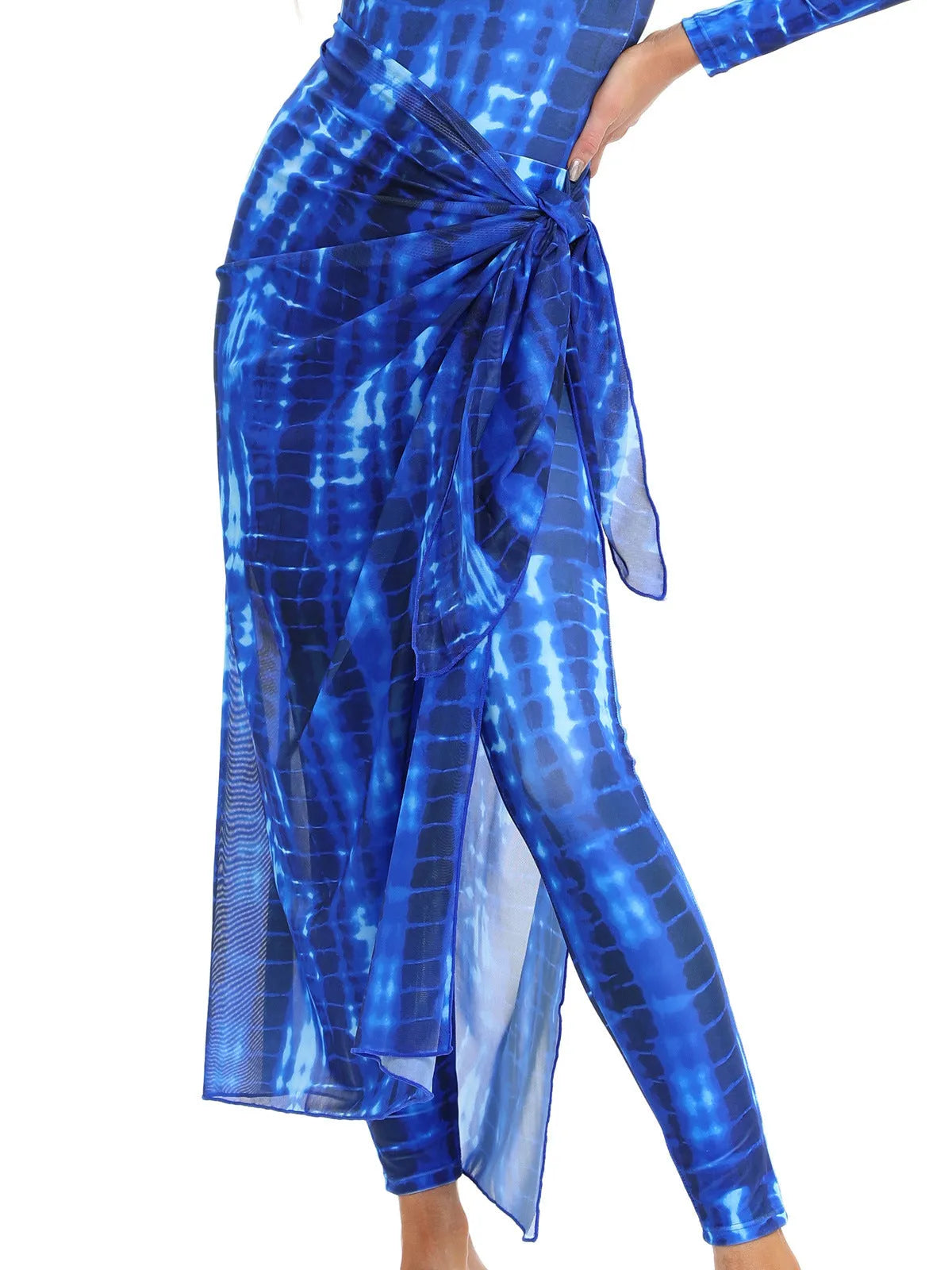 Conservative long-sleeve polyester swimsuit three-piece set with matching apron for beach wear.