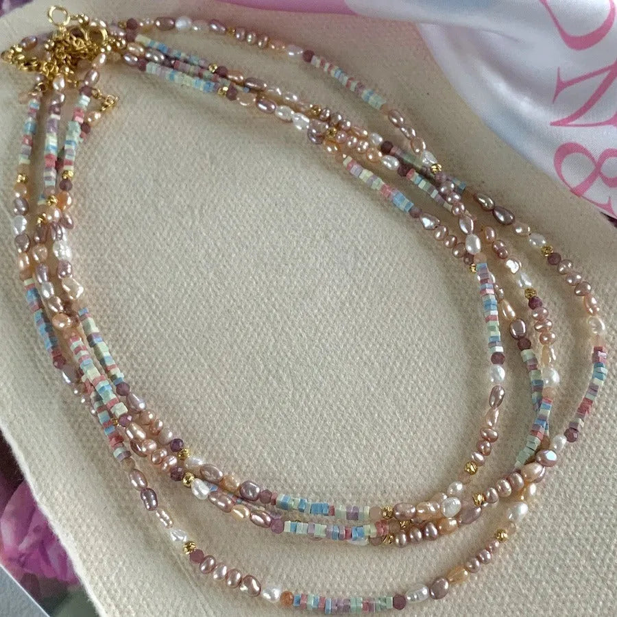 Women's natural pearl bracelet and necklace set in purple and silver colours