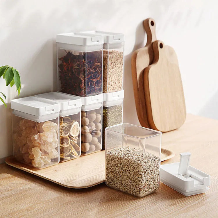 White transparent plastic grain storage container with lid, 400ml capacity.