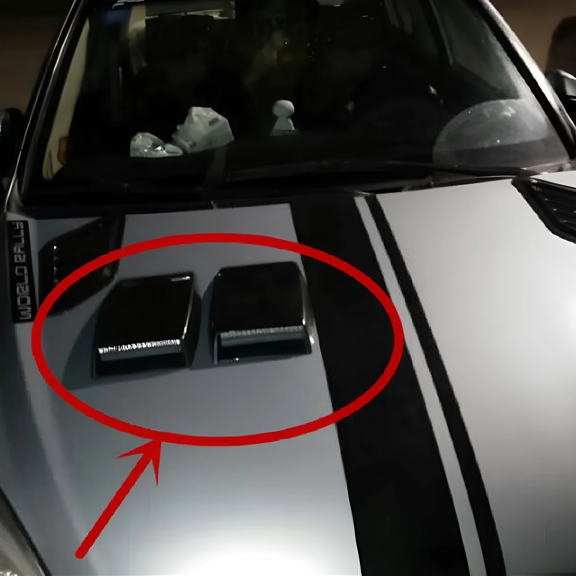 Automobile decorative vent accessory in ABS plastic for car dashboard with black silver white colour options