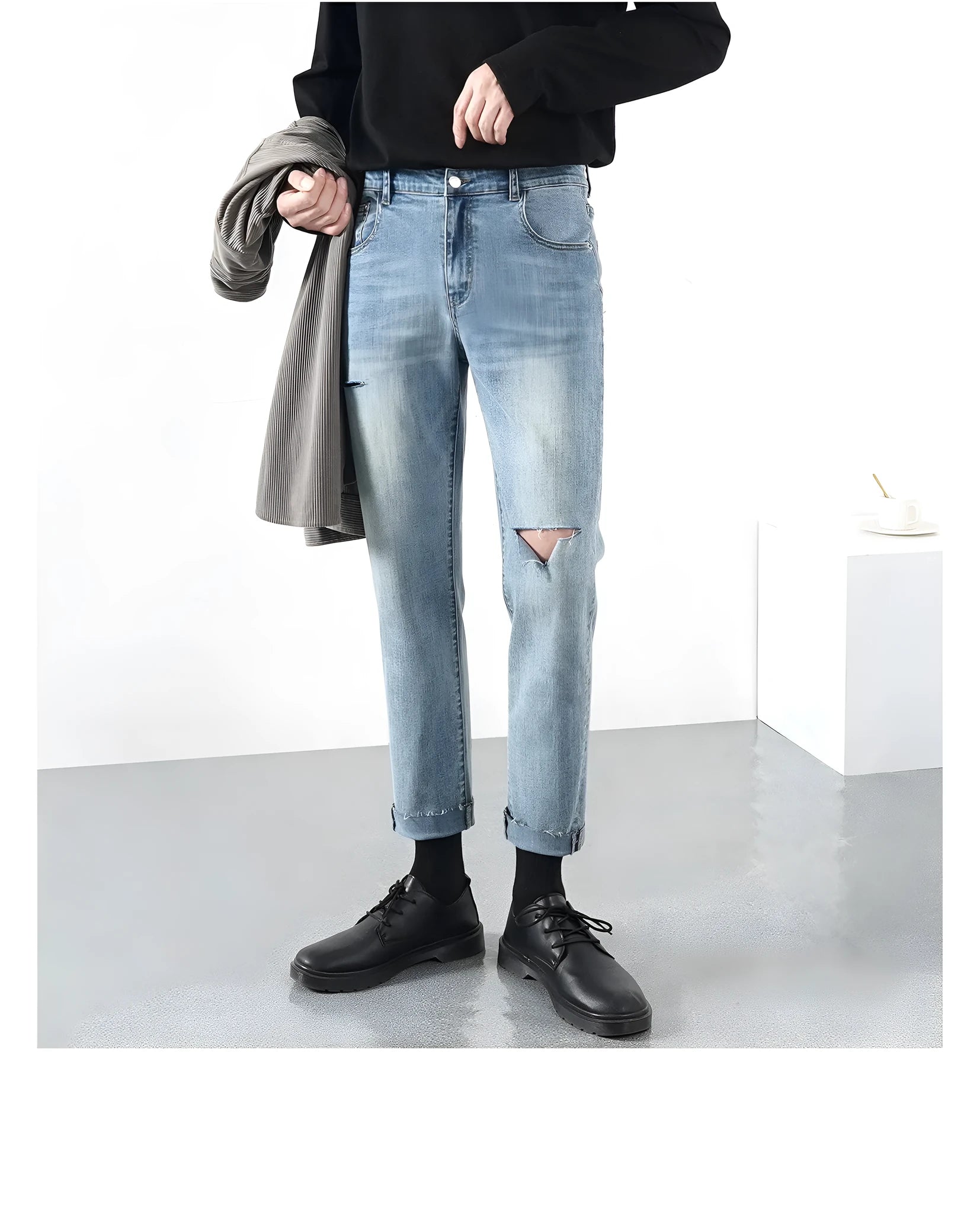 Men's light summer ripped jeans in blue regular denim with microelastic stretch and distressed detailing