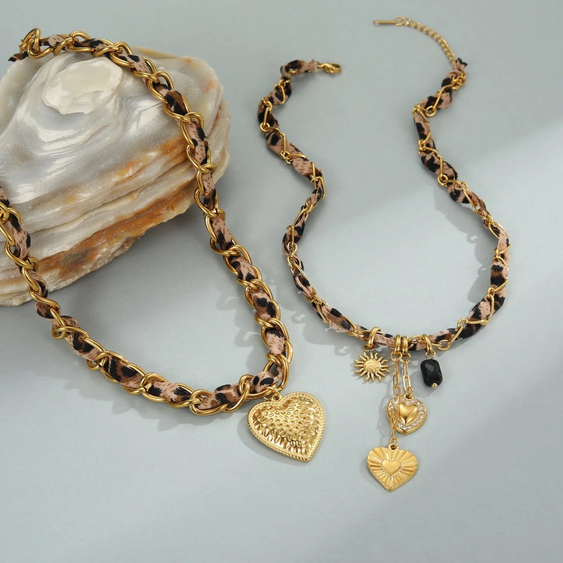 Stainless steel necklace with geometric leopard love pendant on adjustable 41-50cm chain