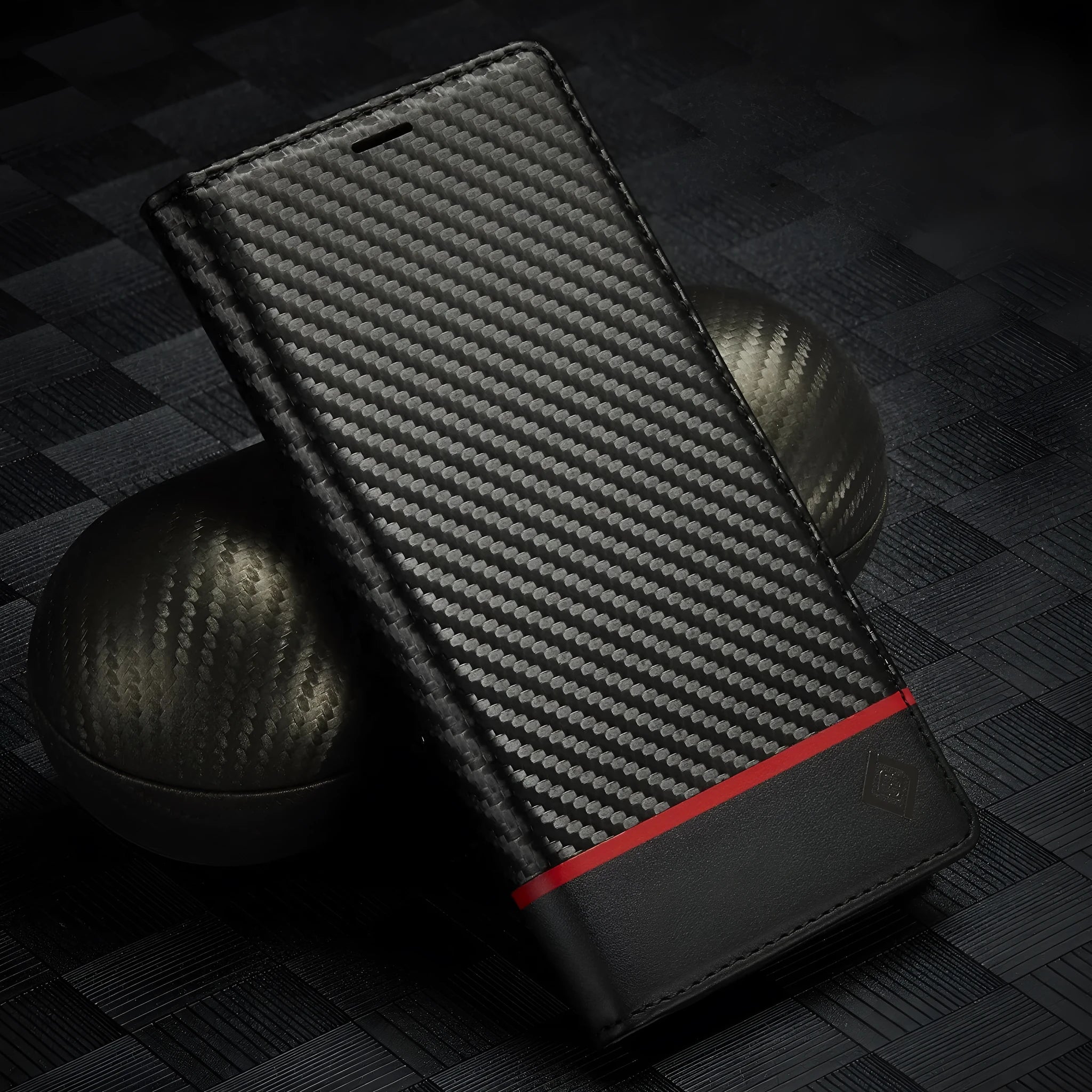 PU TPU handmade carbon fibre magnetic flip phone case in horizontal colour for iPhone