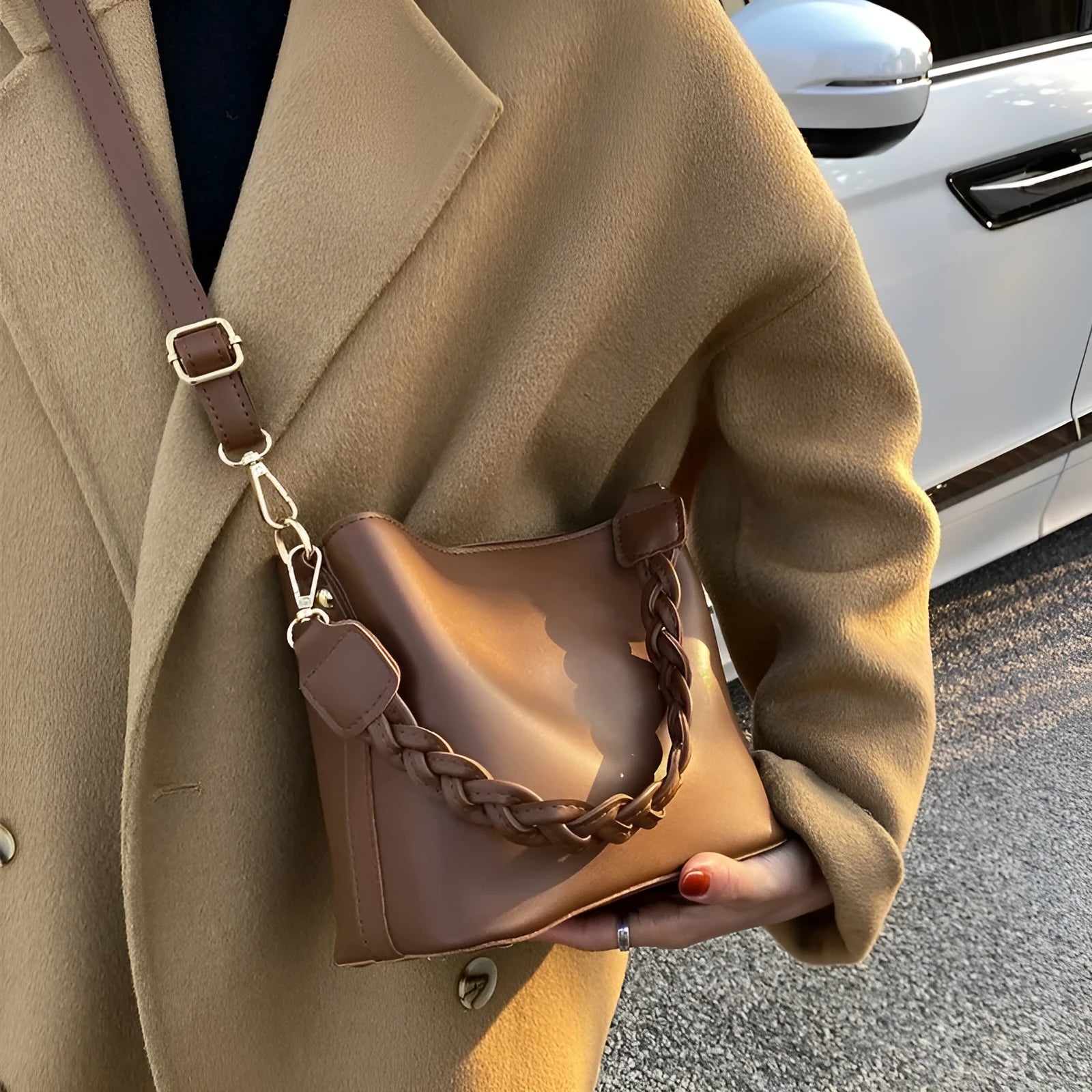 Retro woven PU leather one-shoulder crossbody underarm bucket bag in khaki colour