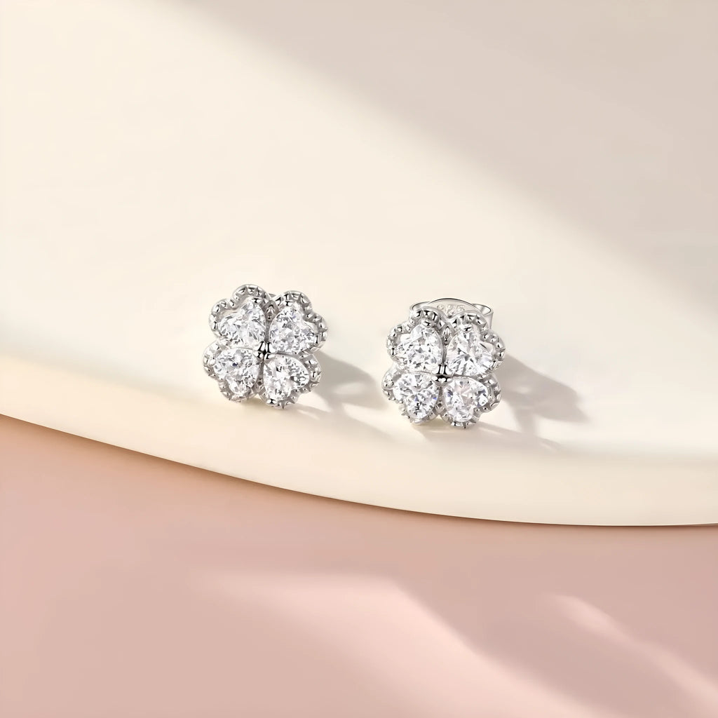 Zeng Yin 925 silver heart-shaped earrings with four-leaf clover design and zircon accents