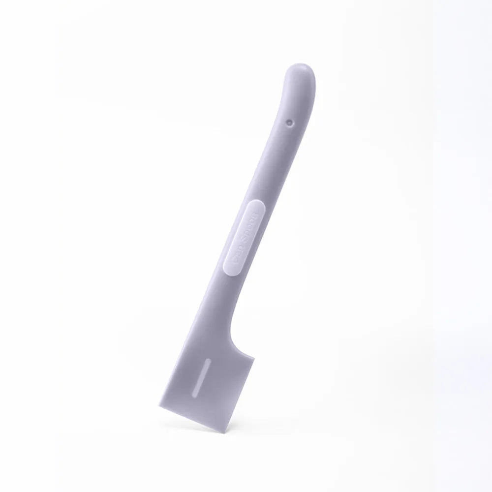 Green TPR pet feeding spoon with right-angle design for canned food