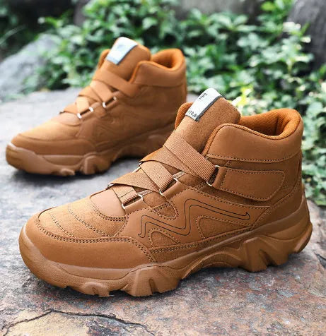 Men's casual shoes showing multiple colour options with size range 39-49 EU