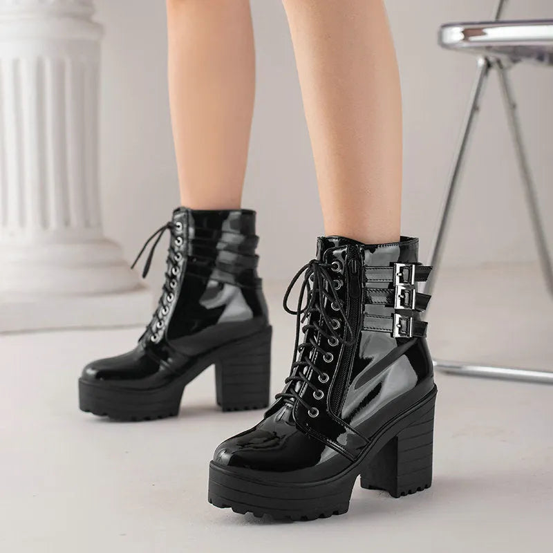 Women's black ankle boots with 6-8cm block heel, round toe, and lace-up front